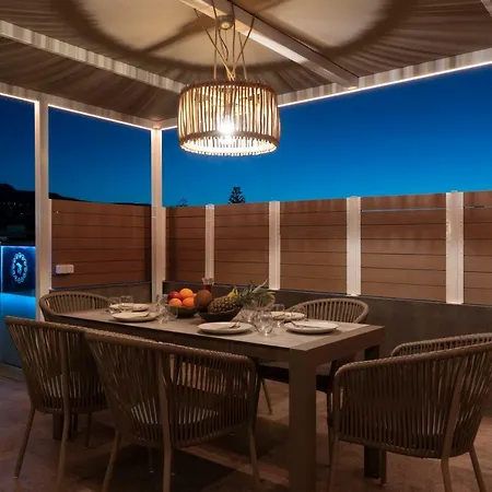Dolphin Luxury Apartment